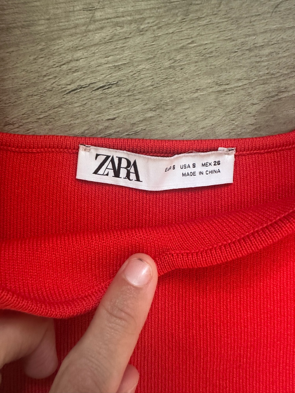 🌻 Zara Red Ribbed Crop Tank 🌻 - Picture 2 of 5